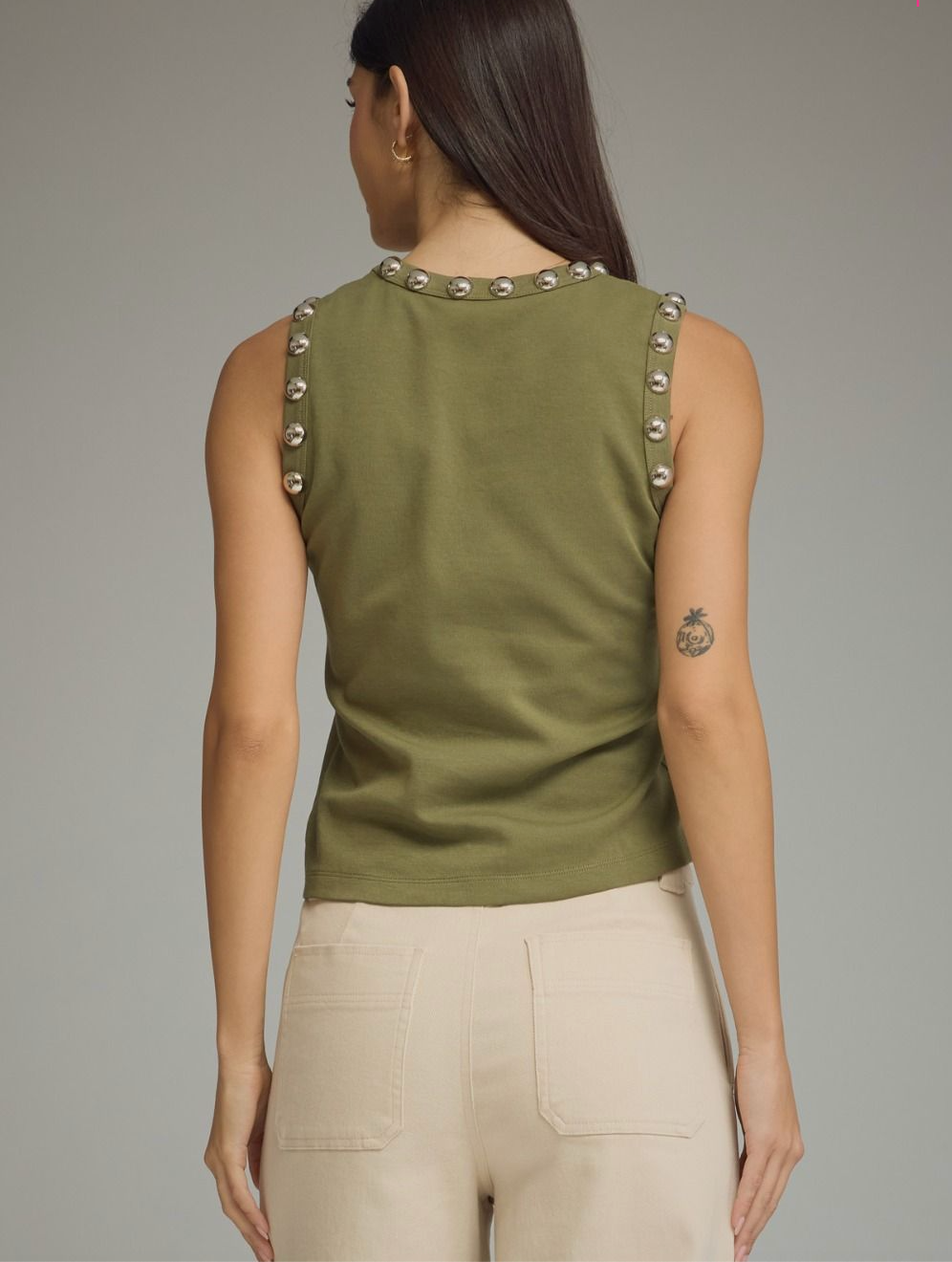 2521 Stud Detail Top
