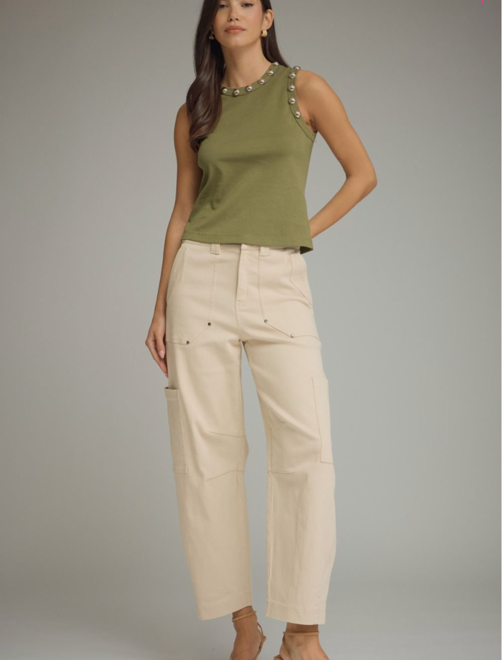 2521 Stud Detail Top